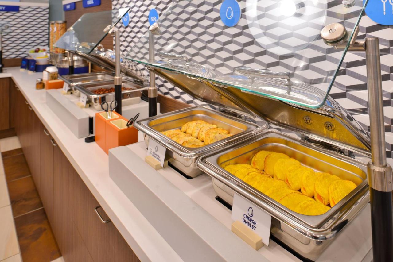 Holiday Inn Express Chicago - Magnificent Mile By Ihg Εξωτερικό φωτογραφία