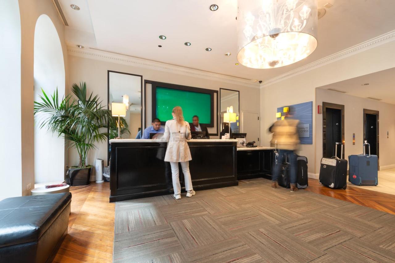 Holiday Inn Express Chicago - Magnificent Mile By Ihg Εξωτερικό φωτογραφία