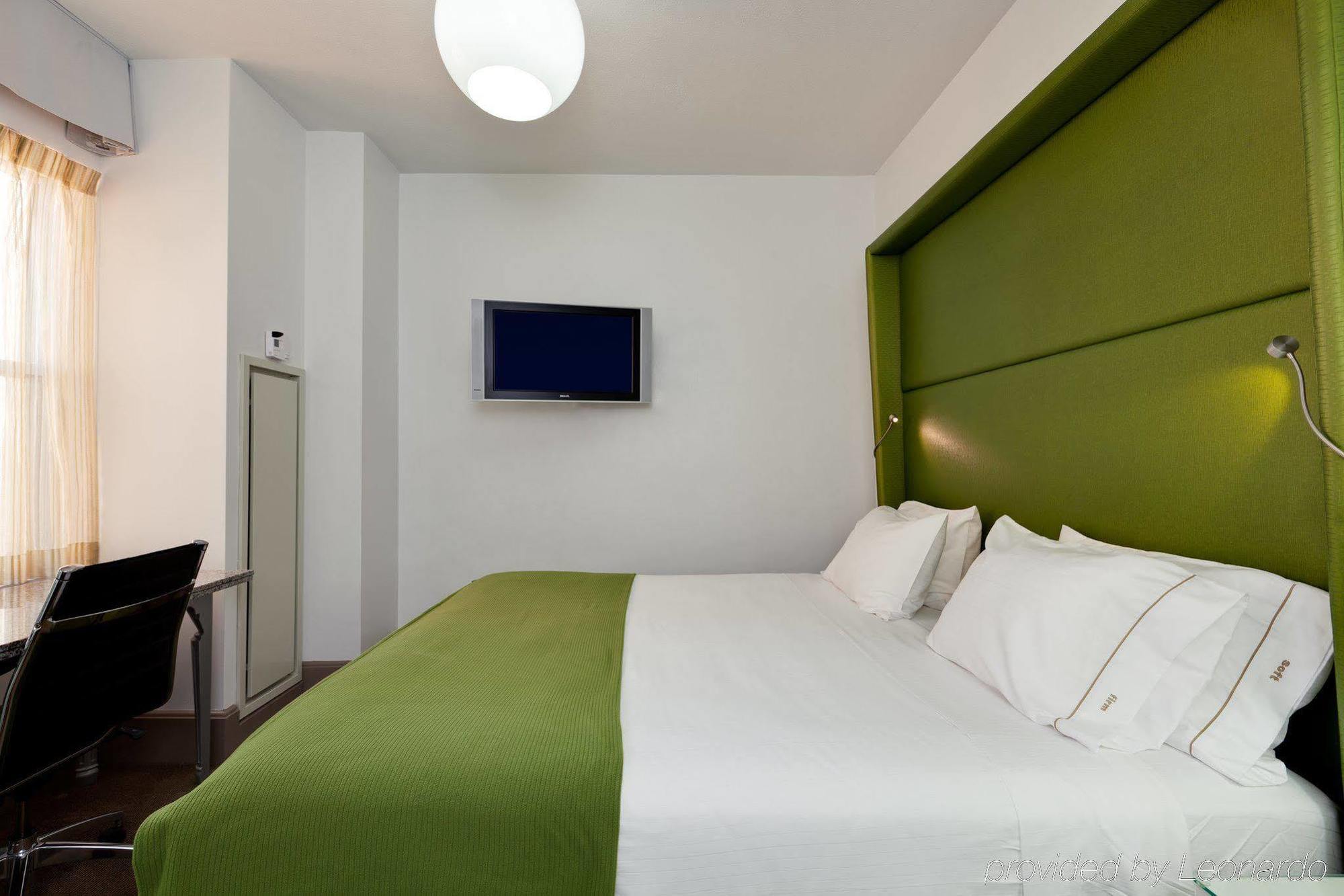 Holiday Inn Express Chicago - Magnificent Mile By Ihg Εξωτερικό φωτογραφία