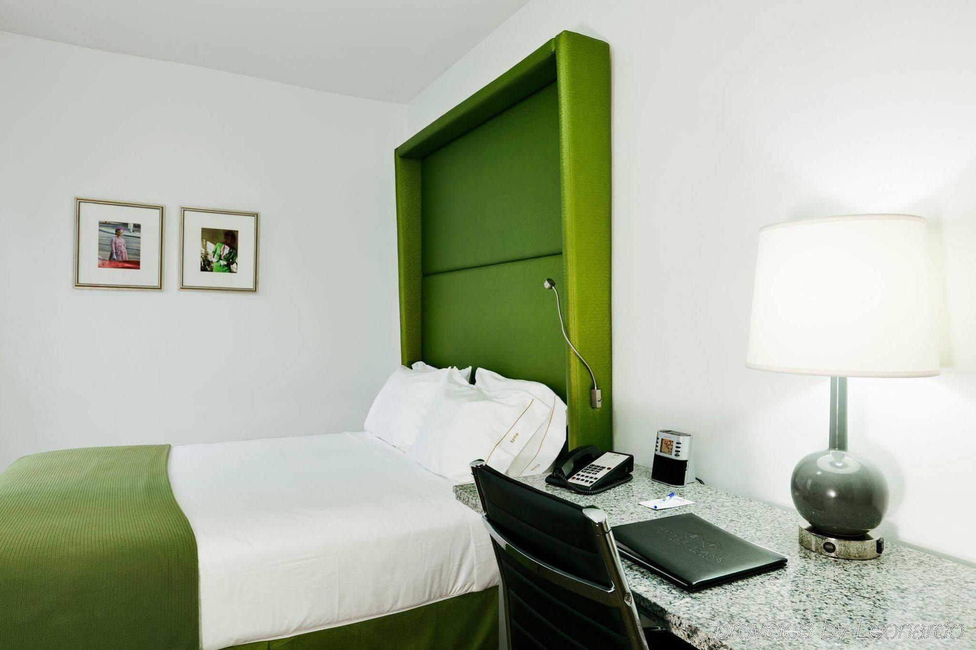 Holiday Inn Express Chicago - Magnificent Mile By Ihg Εξωτερικό φωτογραφία