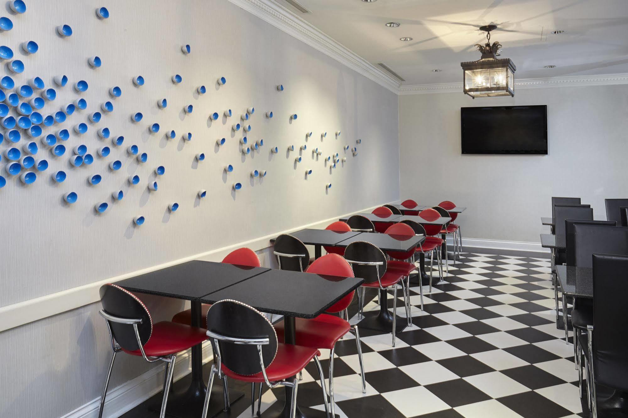 Holiday Inn Express Chicago - Magnificent Mile By Ihg Εξωτερικό φωτογραφία