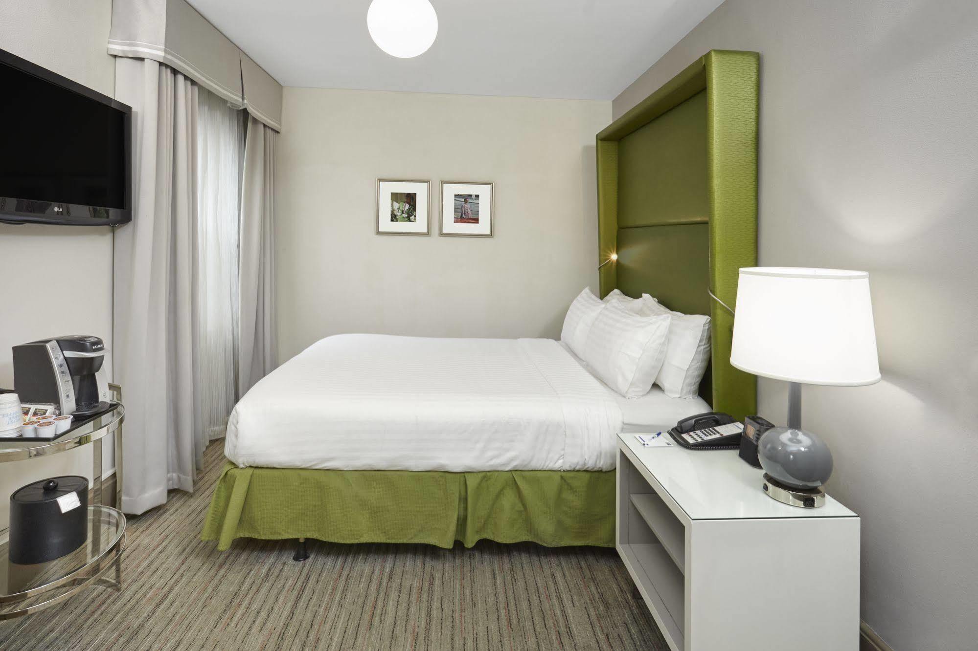Holiday Inn Express Chicago - Magnificent Mile By Ihg Εξωτερικό φωτογραφία