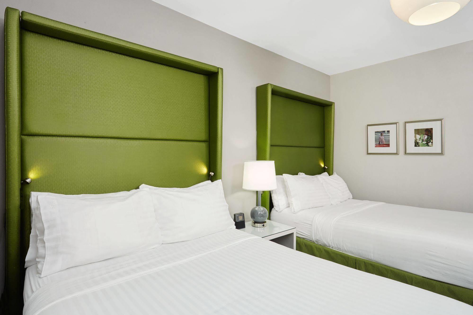 Holiday Inn Express Chicago - Magnificent Mile By Ihg Εξωτερικό φωτογραφία