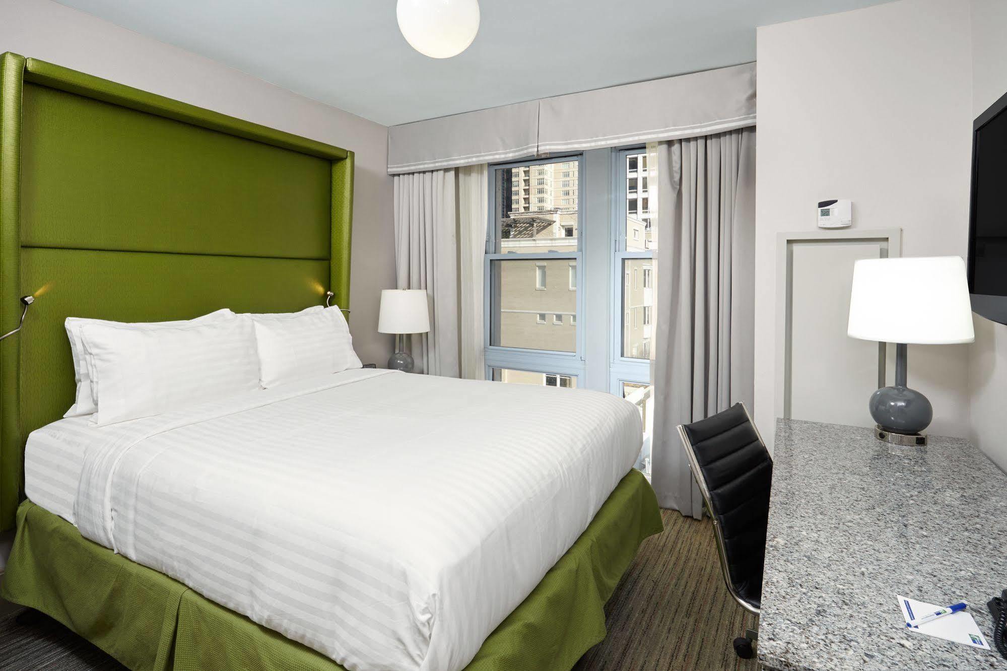 Holiday Inn Express Chicago - Magnificent Mile By Ihg Εξωτερικό φωτογραφία
