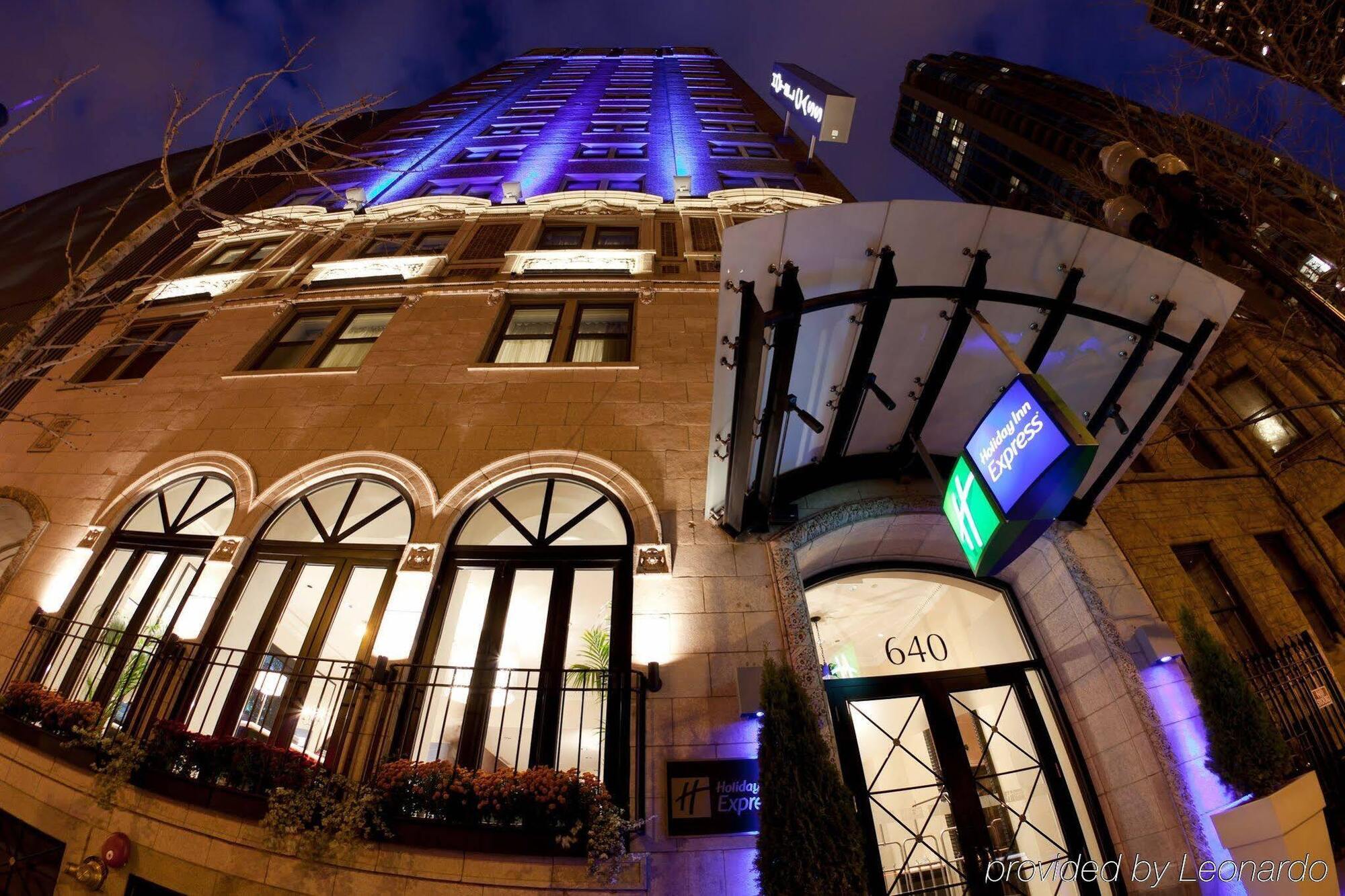 Holiday Inn Express Chicago - Magnificent Mile By Ihg Εξωτερικό φωτογραφία